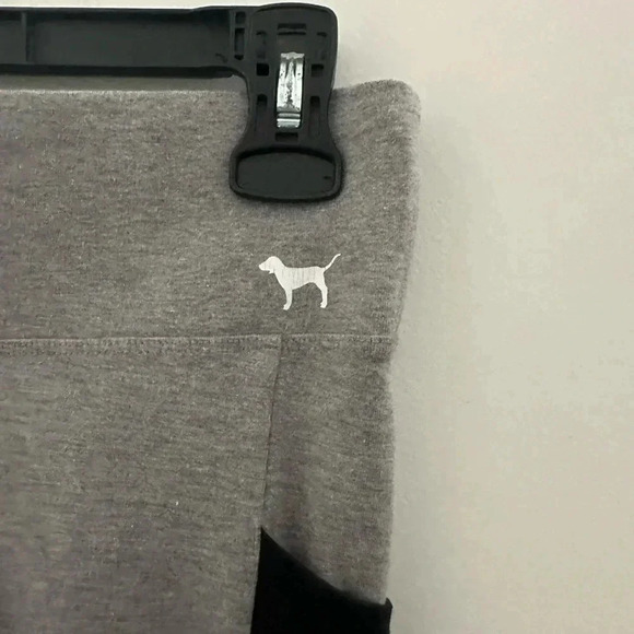 Victoria’s Secret Pink YOGA leggings - Picture 3 of 6